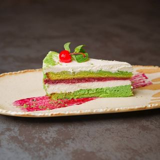 ТОРТА ЗЕЛЕНО КАДИФЕ С МАСКАРПОНЕ (150г)