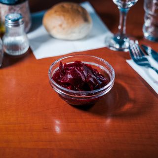 Salata de sfecla rosie