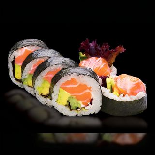 Futomaki łosoś 6szt