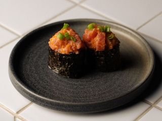 Гункани TUNA spicy