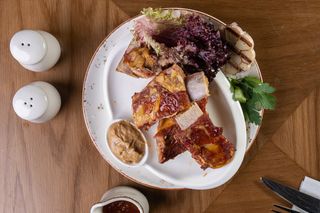 ნეკნები შებოლილი