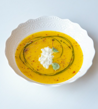 Тыквенный суп со страчателлой 