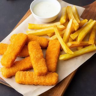 Fish fingers con patatas fritas (ración)