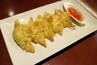 8. Wan tun frito