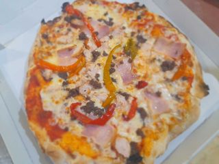 Pizza Manuela