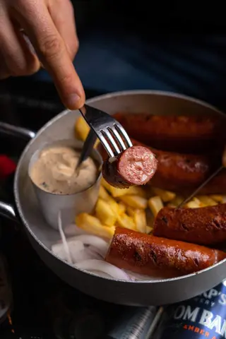 Austrijska Juneća Kobasica  blaga Rinder 450gr + Nikšićko pivo 0,33l