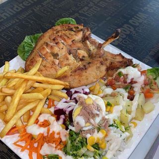 ¼ Poulet Grille + Frites + Riz + Sauce