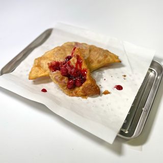 Cheburek McCherry z wiśniami 