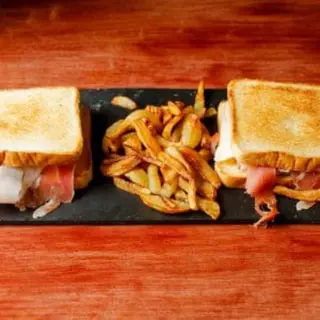 Sándwich Serranito
