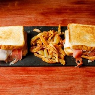 Sándwich Serranito