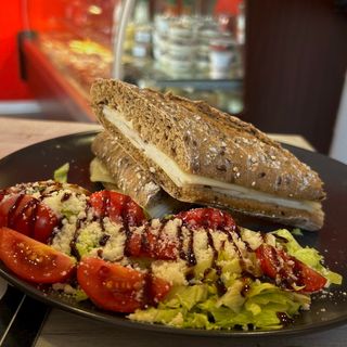 Селски тост с пуешко филе