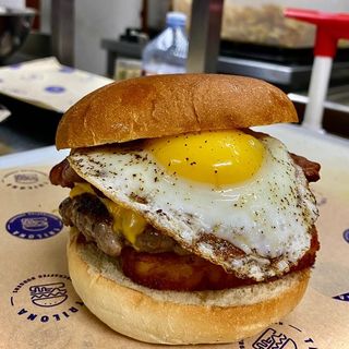 Tower egg burger