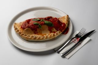 Pizza calzone con prosciutto cotto Piccolo