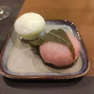 Sakuramochi