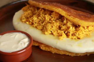 Cachapa de Pollo Mechado