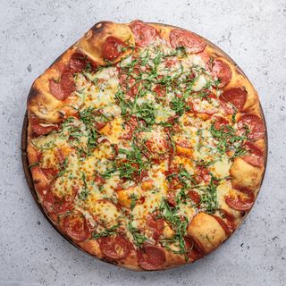 Pizza sa rukolom i kulenom 44cm