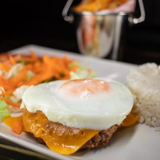 Hambúrguer de vaca no prato