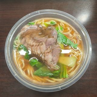 56d. Spaghetti in brodo con manzo arrosto