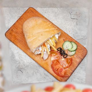 Тост с пилешко филе голям 1бр