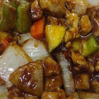 Pollo Con Salsa Y Guindillas