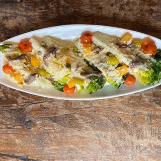 Ensalada de cogollos braseados