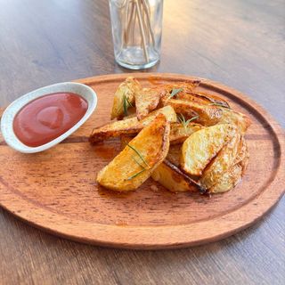 Cartofi copti cu rozmarin