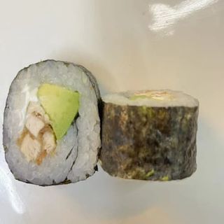 S6. Futomaki (8 Pzs.)