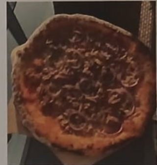 Pizza con tonno e cipolle