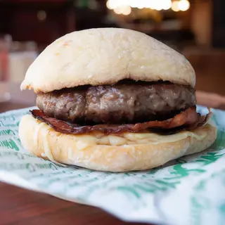 Americana con bacon y queso