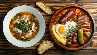 14) Ciorba de pui și tochitură de porc