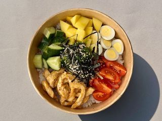 БОУЛ З КУРКОЮ (440g)