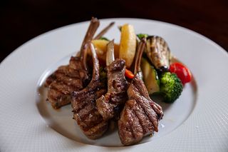 Chuletas De Cordero A La Plancha