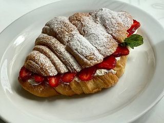 Круасан ягідний