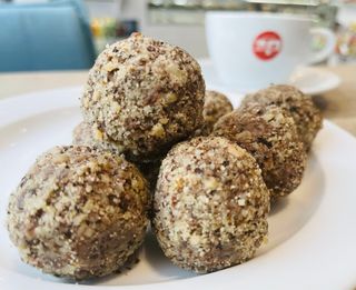 Трюфели с орехи  (500г)