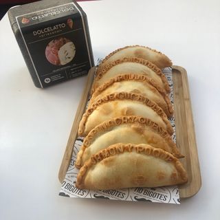 PROMO 6 EMPANADAS Y 1/2 LITRO DE HELADO