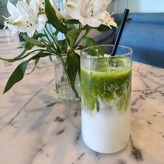 Coconut matcha latte