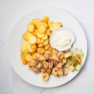 Pržene lignje i pomfrit