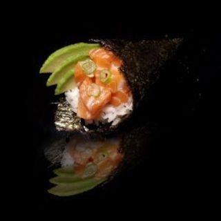 Temaki de Salmón Cocido