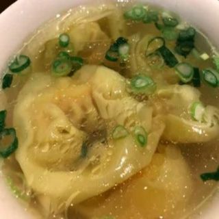 130. Sopa Won Ton Con Tallarines