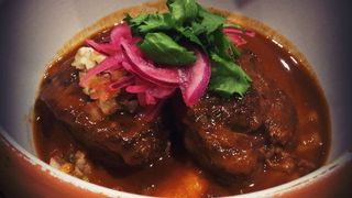 Carrilleras De Cerdo Al Curry Rojo (Media Ración)