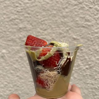 Dubai Chocolate Covered Strawberries (small)