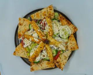 Sałatka halloumi