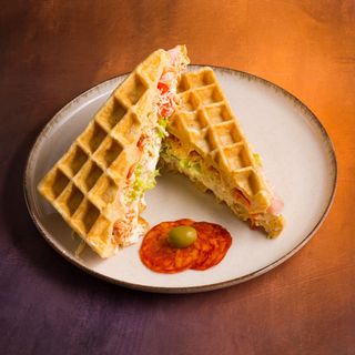 Club Waffle Pepperoni