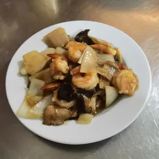 Langostinos Con Setas Y Bambú