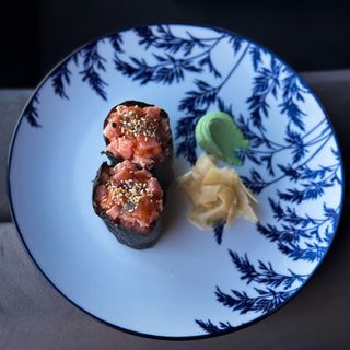 Гункан з тунцем