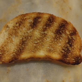 Хляб 1 филийка.