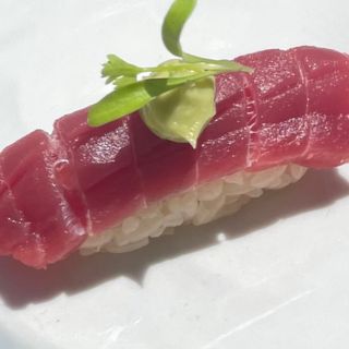 Nigiri Atún Aguacate