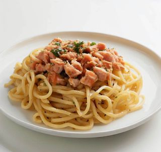 Pasta Con Salmón Al Eneldo