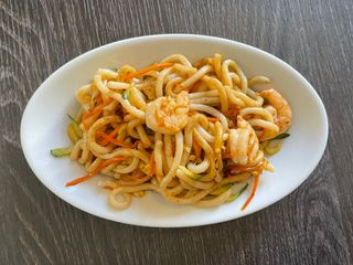 87 Udon con frutti di mare