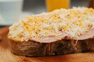 Garnirani sendvič sa šunkaricom 400g